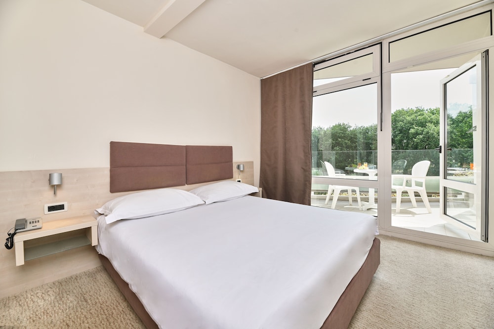 Hotel Mediteran Plava Laguna — Hotel rooms in Poreč, Istria