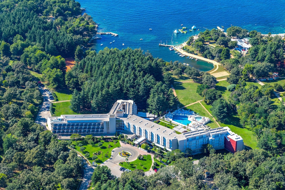 Hotel Mediteran Plava Laguna — Hotel building in Poreč, Istria