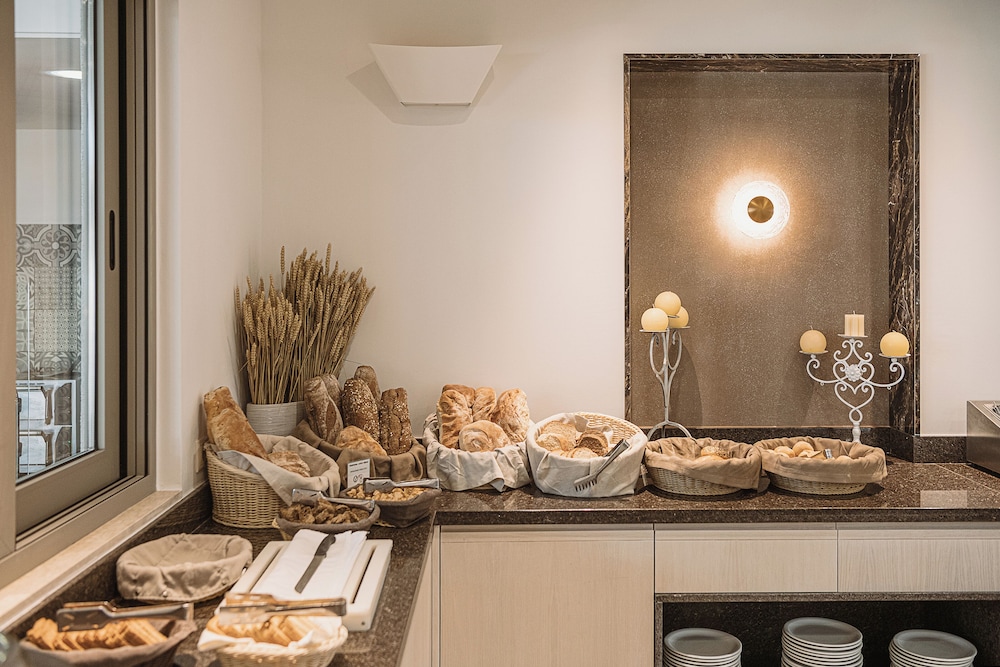 Sirios Village Hotel & Bungalows - All Inclusive — Restaurant & bars in Chania