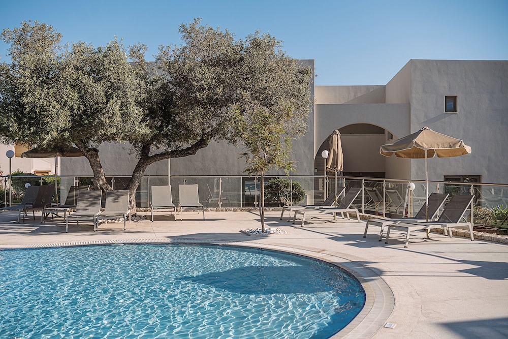 Sirios Village Hotel & Bungalows - All Inclusive — Swimming pool in Chania