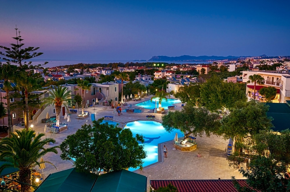 Sirios Village Hotel & Bungalows - All Inclusive — Swimming pool in Chania