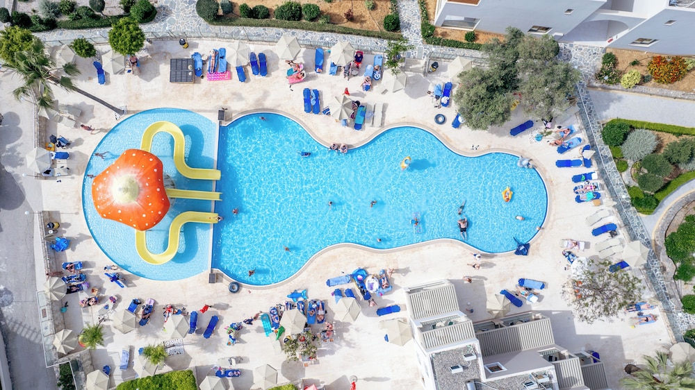 Sirios Village Hotel & Bungalows - All Inclusive — Swimming pool in Chania