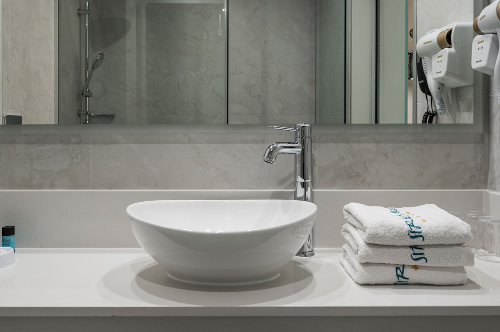 Sirios Village Hotel & Bungalows - All Inclusive — Hotel rooms in Chania