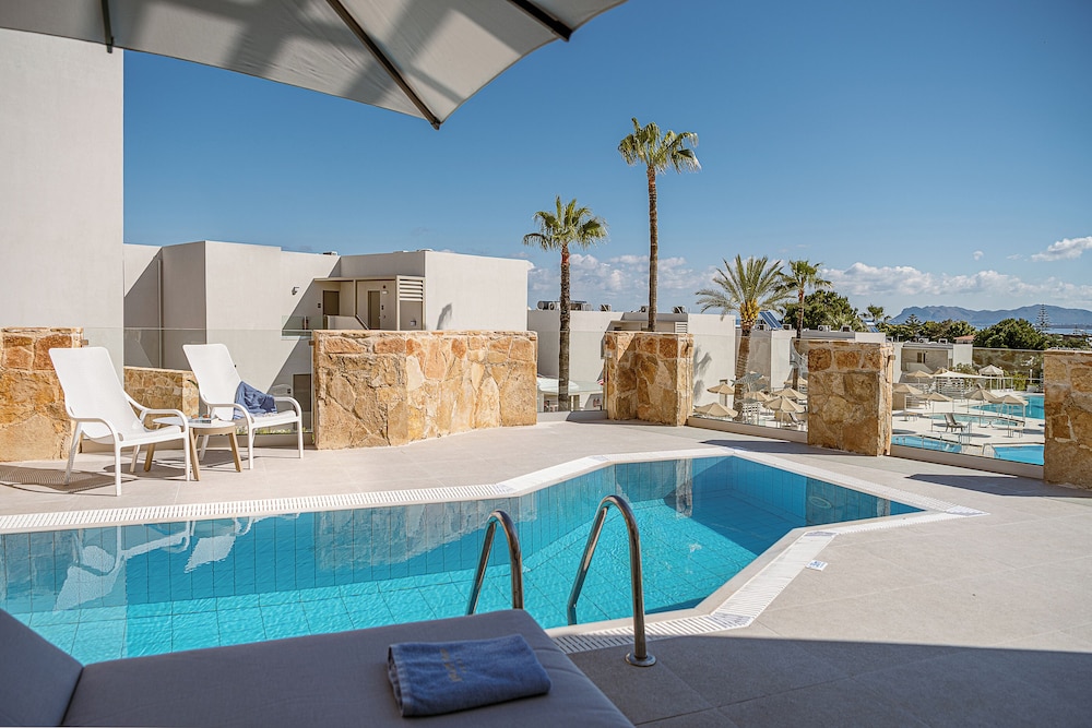 Sirios Village Hotel & Bungalows - All Inclusive — Swimming pool in Chania
