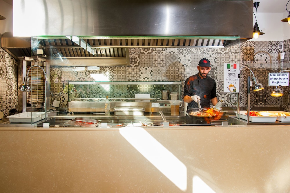 Sirios Village Hotel & Bungalows - All Inclusive — Restaurant & bars in Chania