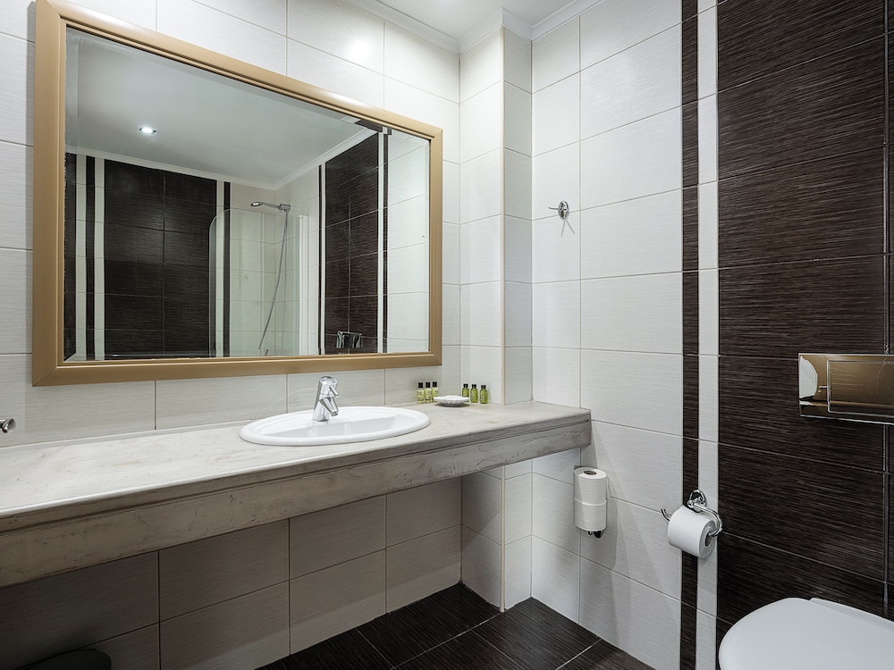 Sirios Village Hotel & Bungalows - All Inclusive — Hotel rooms in Chania