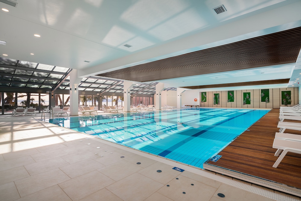 Valamar Meteor Hotel — Swimming pool in Makarska, Split-Dalmatia