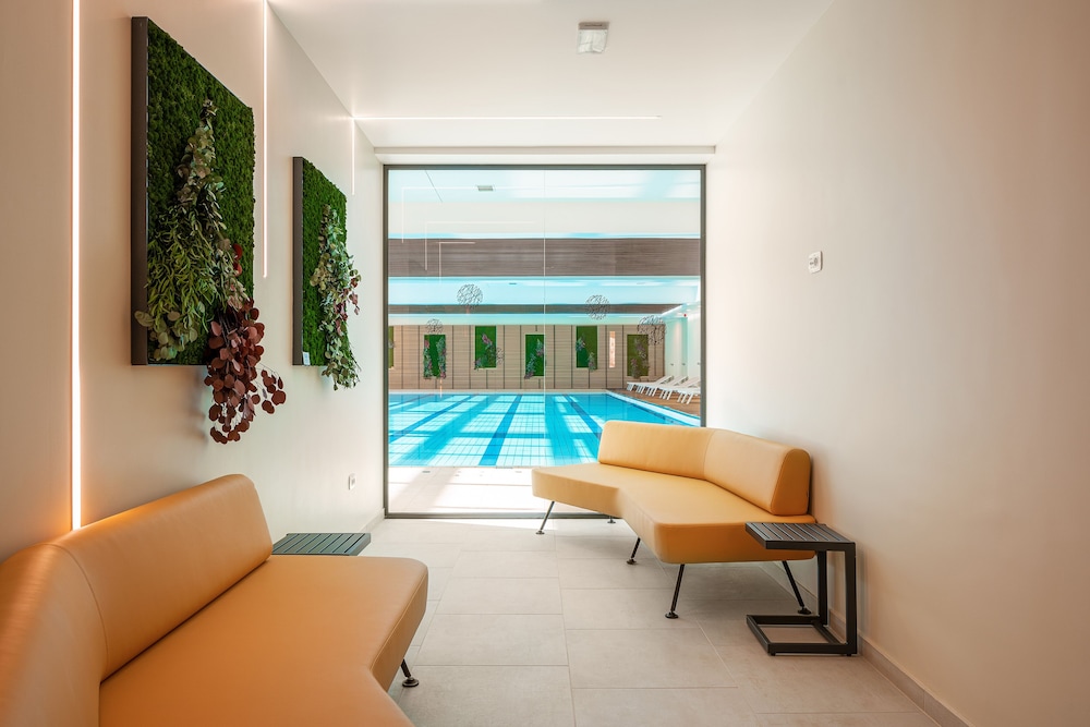 Valamar Meteor Hotel — Swimming pool in Makarska, Split-Dalmatia
