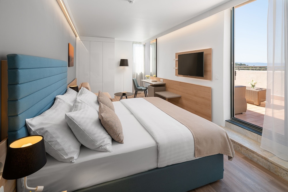 Valamar Meteor Hotel — Hotel rooms in Makarska, Split-Dalmatia