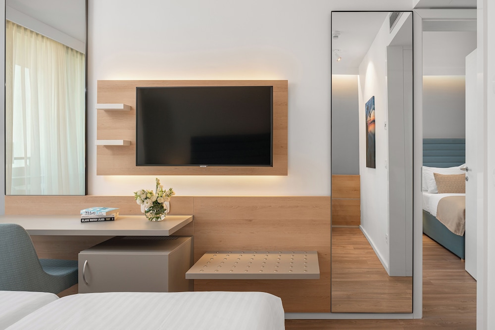Valamar Meteor Hotel — Hotel rooms in Makarska, Split-Dalmatia