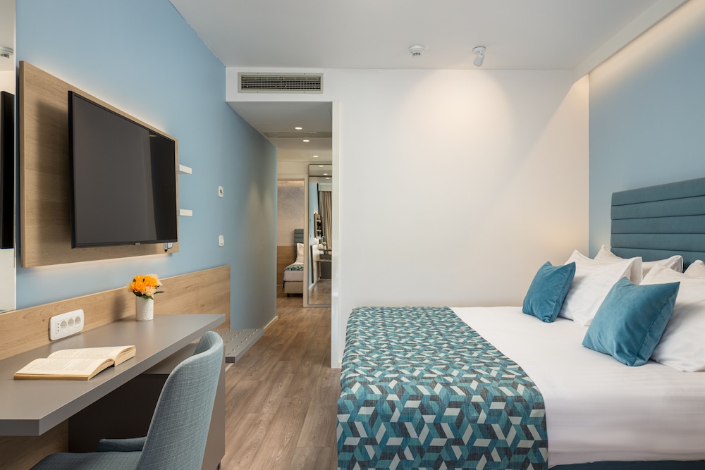Valamar Meteor Hotel — Hotel rooms in Makarska, Split-Dalmatia