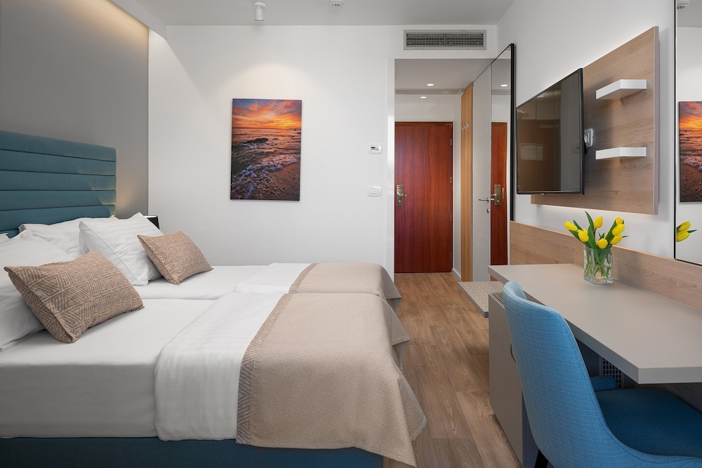 Valamar Meteor Hotel — Hotel rooms in Makarska, Split-Dalmatia