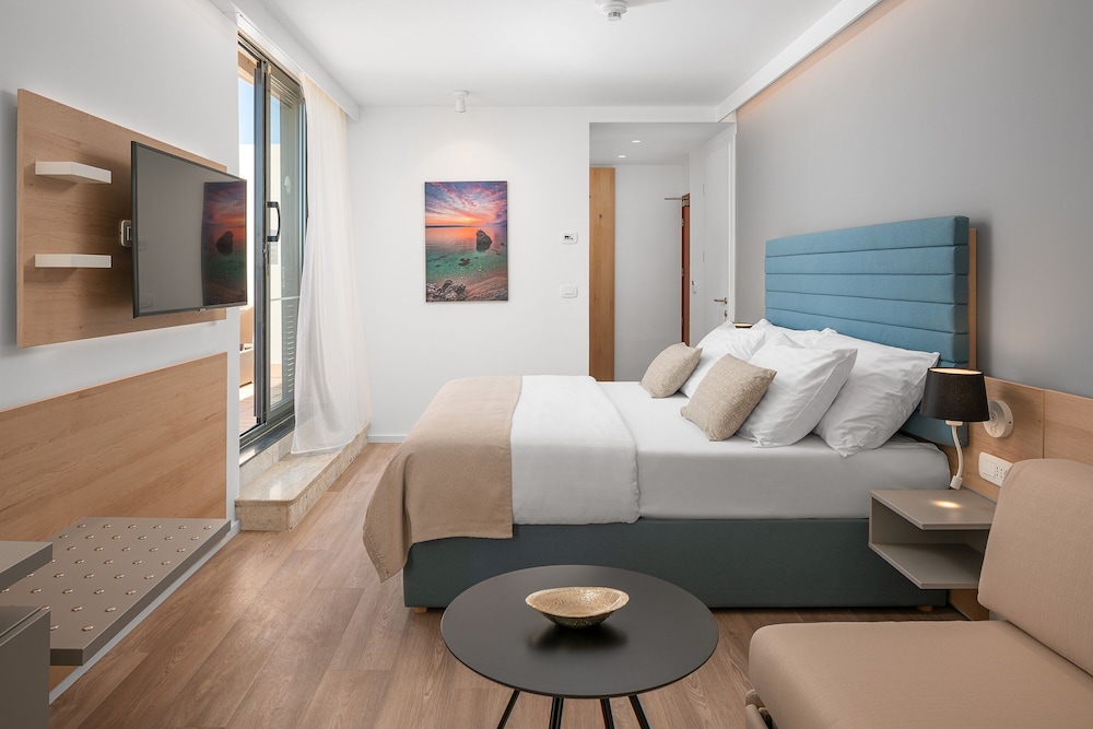 Valamar Meteor Hotel — Hotel rooms in Makarska, Split-Dalmatia