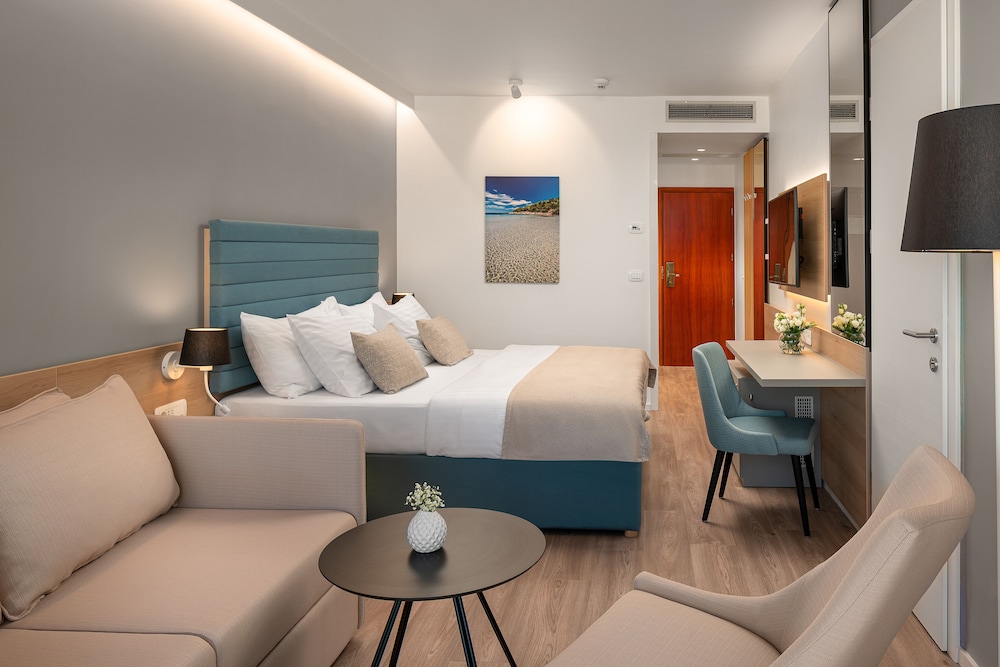 Valamar Meteor Hotel — Hotel rooms in Makarska, Split-Dalmatia