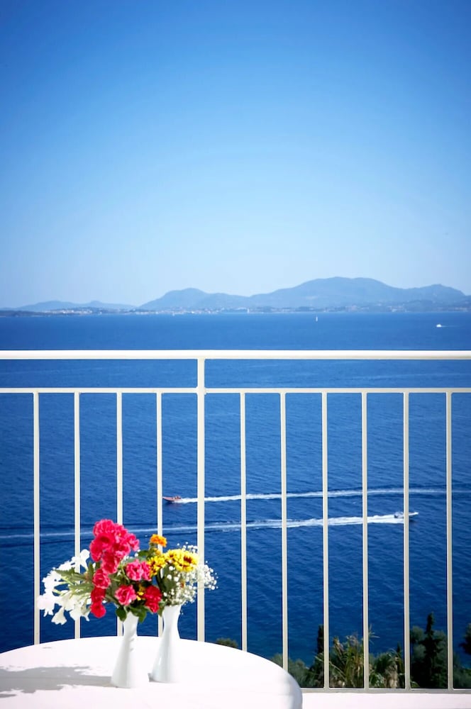 Sunshine Corfu Hotel & Spa All Inclusive — Hotel rooms in Nisaki, Ionian Islands