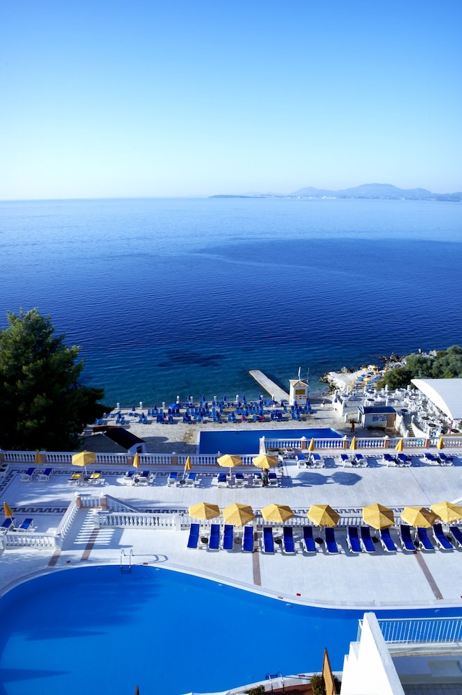 Sunshine Corfu Hotel & Spa All Inclusive — Swimming pool in Nisaki, Ionian Islands