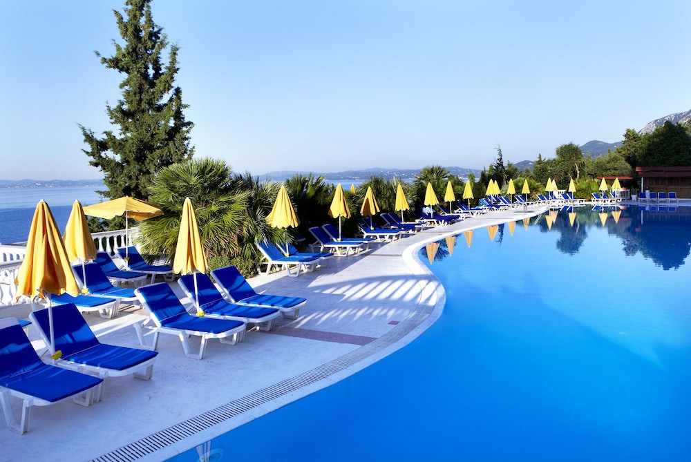 Sunshine Corfu Hotel & Spa All Inclusive — Swimming pool in Nisaki, Ionian Islands