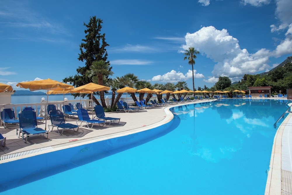 Sunshine Corfu Hotel & Spa All Inclusive — Swimming pool in Nisaki, Ionian Islands