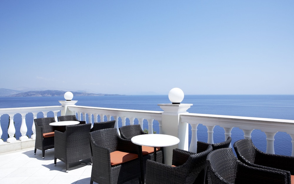 Sunshine Corfu Hotel & Spa All Inclusive — Restaurant & bars in Nisaki, Ionian Islands
