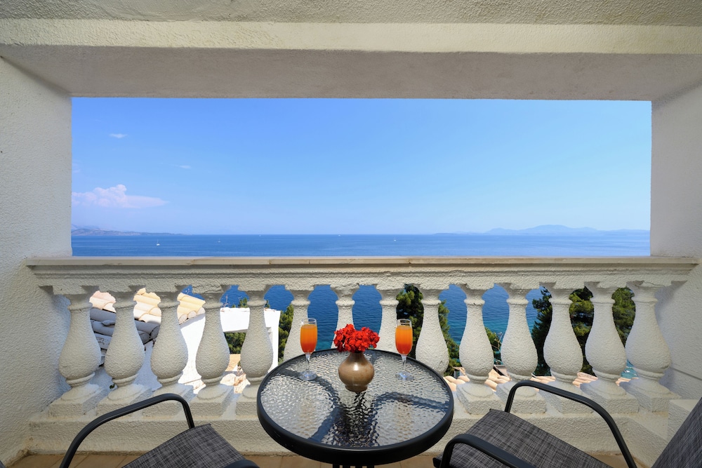 Sunshine Corfu Hotel & Spa All Inclusive — Hotel rooms in Nisaki, Ionian Islands
