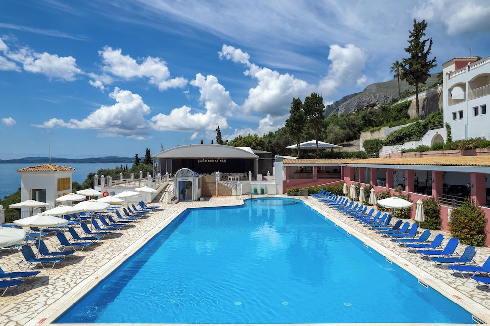 Sunshine Corfu Hotel & Spa All Inclusive — Swimming pool in Nisaki, Ionian Islands