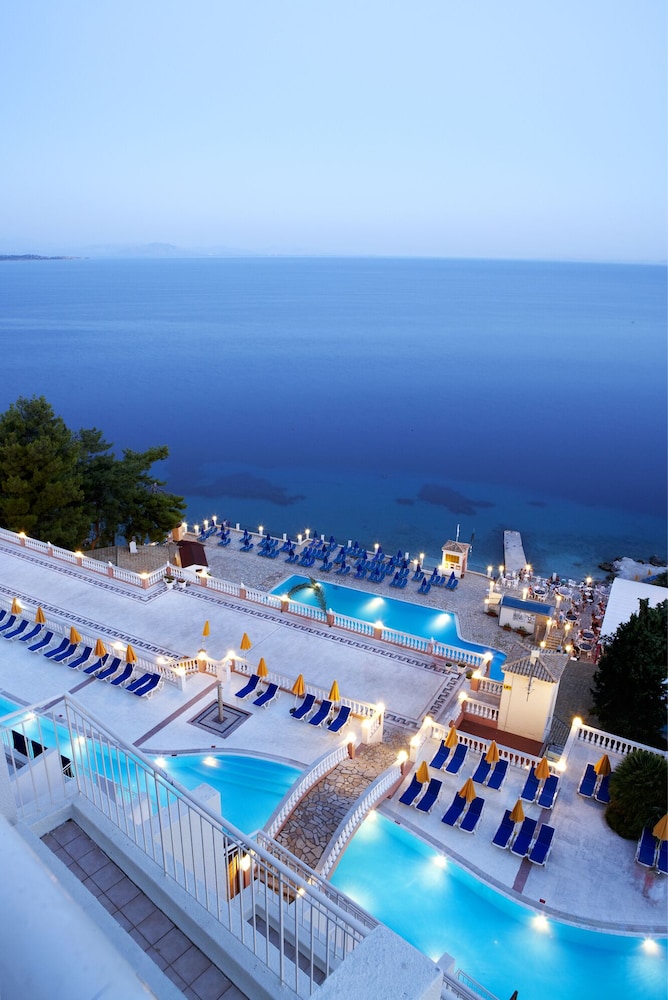 Sunshine Corfu Hotel & Spa All Inclusive — Swimming pool in Nisaki, Ionian Islands