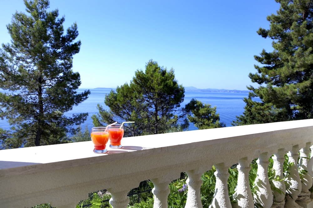 Sunshine Corfu Hotel & Spa All Inclusive — Restaurant & bars in Nisaki, Ionian Islands