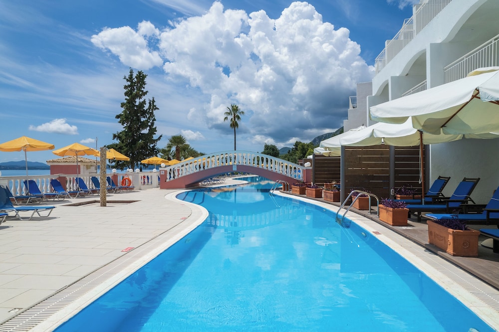 Sunshine Corfu Hotel & Spa All Inclusive — Swimming pool in Nisaki, Ionian Islands