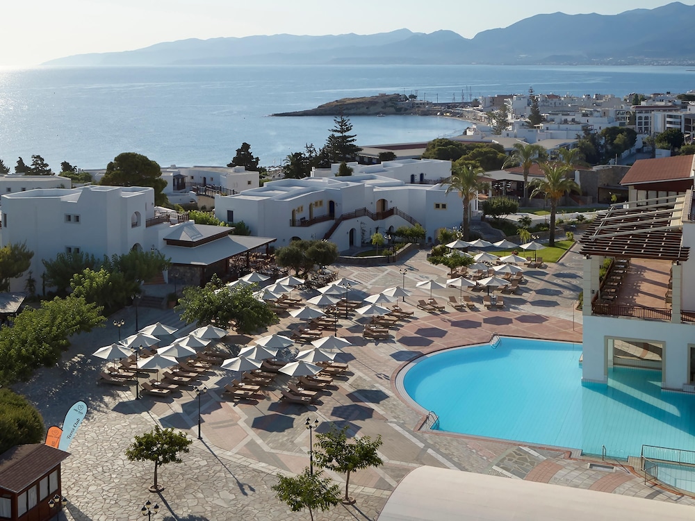 Creta Maris Resort - All Inclusive — Swimming pool in Hersonissos