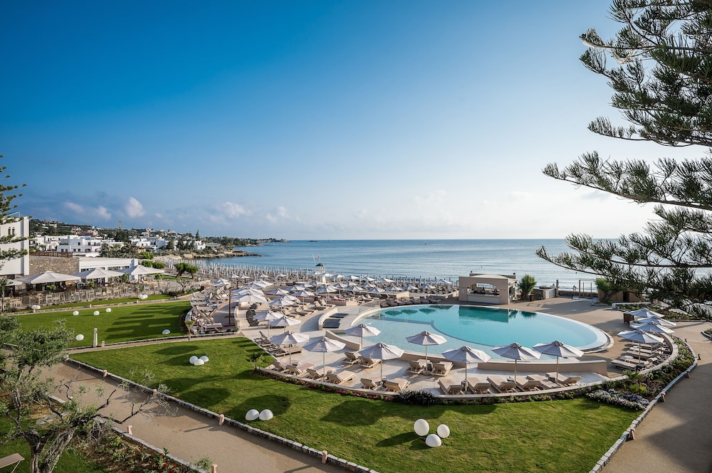 Creta Maris Resort - All Inclusive — Swimming pool in Hersonissos