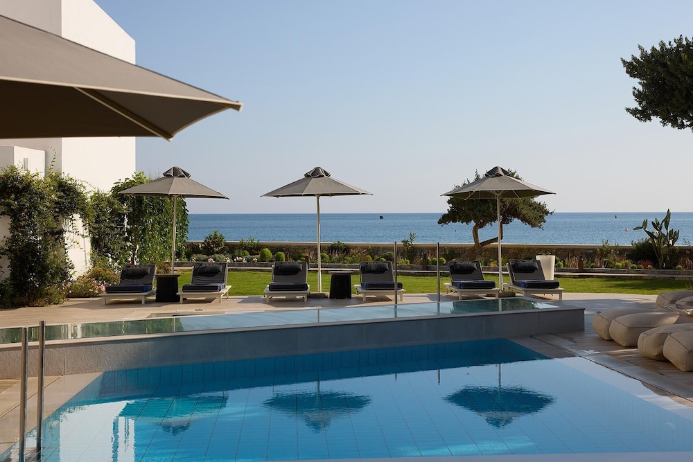 Creta Maris Resort - All Inclusive — Swimming pool in Hersonissos