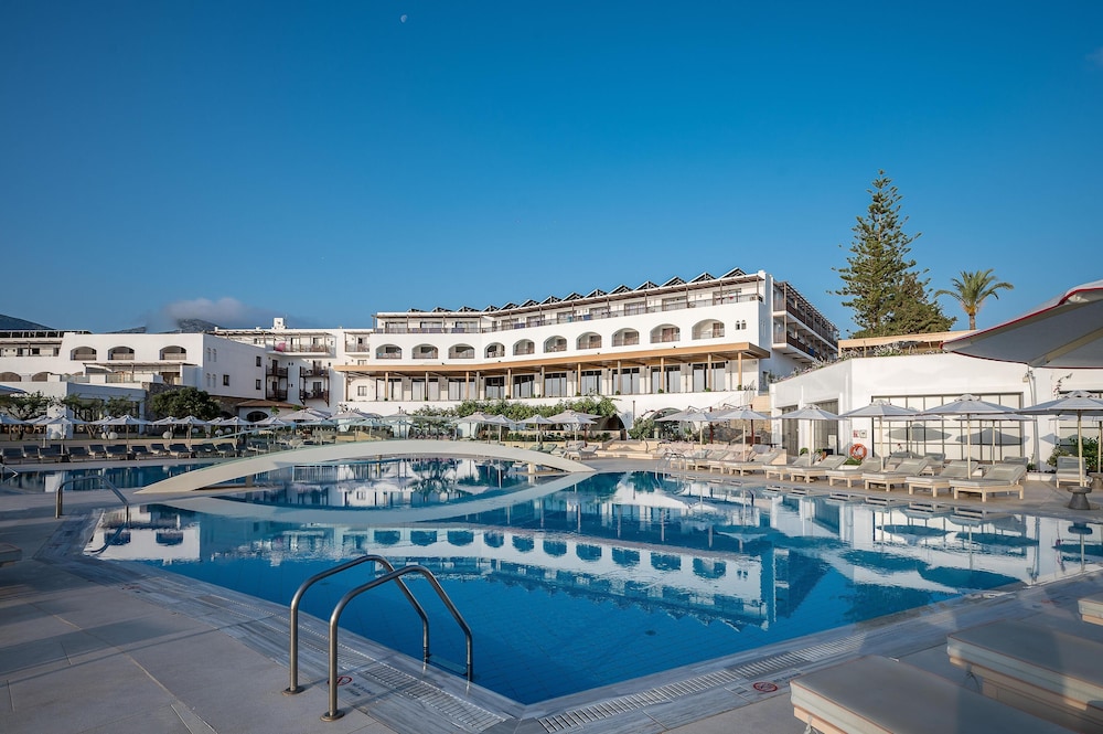 Creta Maris Resort - All Inclusive — Swimming pool in Hersonissos