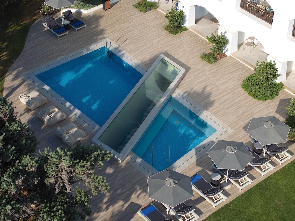 Creta Maris Resort - All Inclusive — Swimming pool in Hersonissos