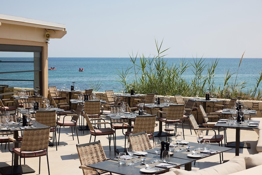 Creta Maris Resort - All Inclusive — Restaurant & bars in Hersonissos