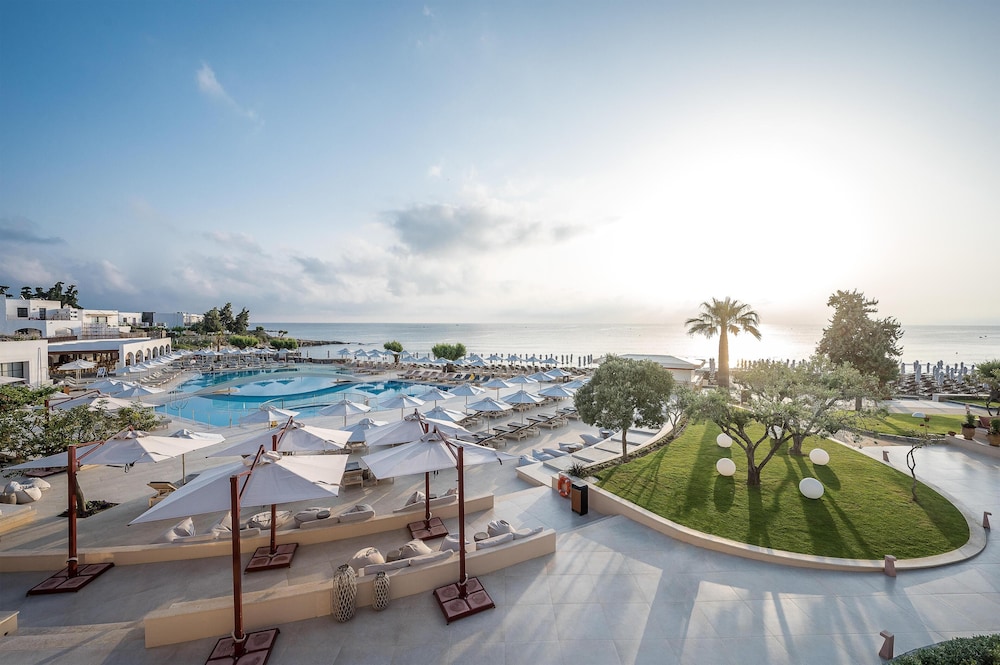 Creta Maris Resort - All Inclusive — Swimming pool in Hersonissos