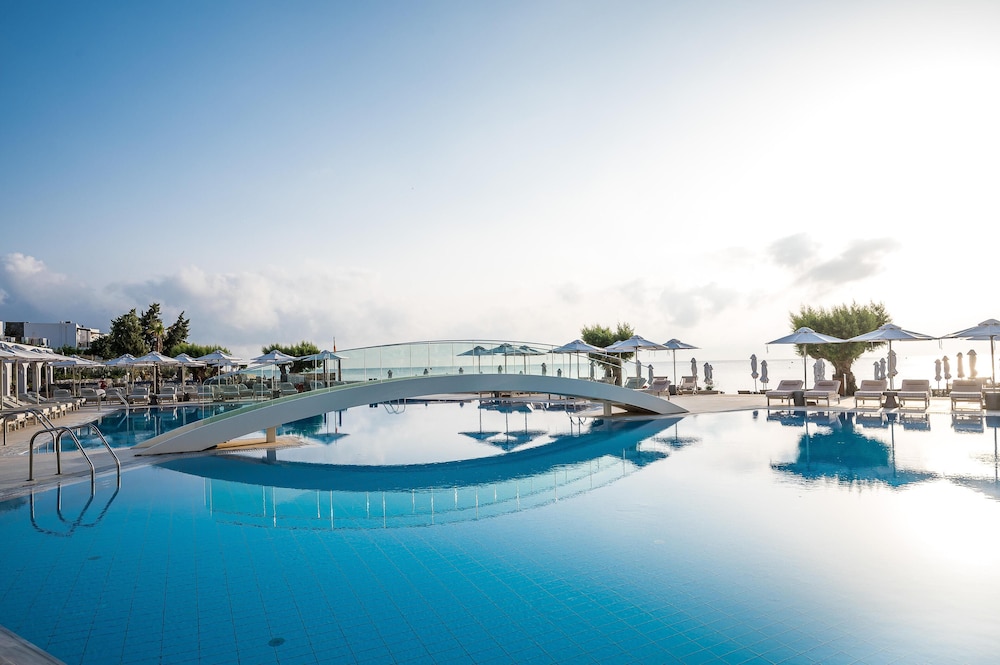 Creta Maris Resort - All Inclusive — Swimming pool in Hersonissos