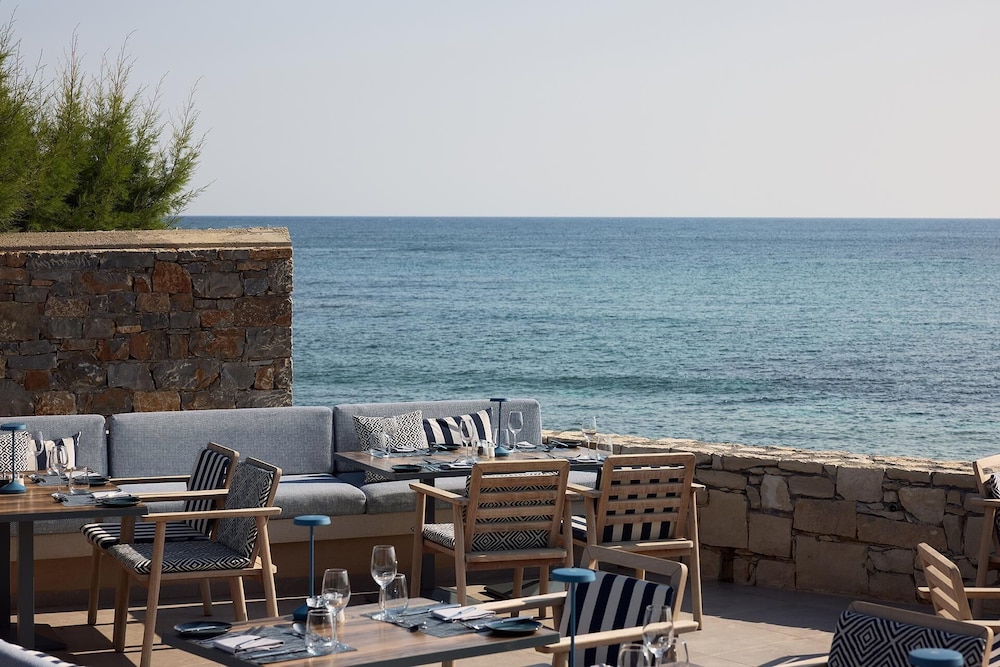 Creta Maris Resort - All Inclusive — Restaurant & bars in Hersonissos