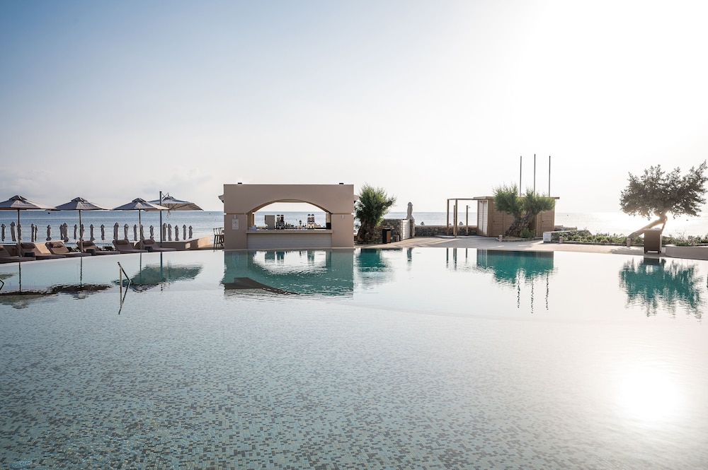 Creta Maris Resort - All Inclusive — Swimming pool in Hersonissos