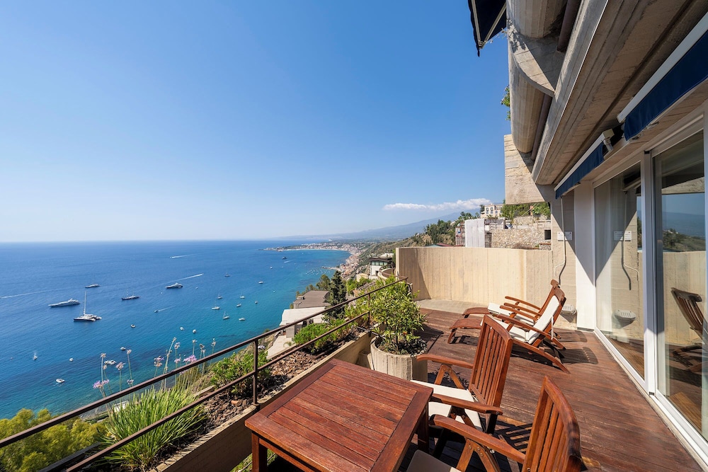 Eurostars Monte Tauro — Hotel rooms in Taormina, Sicily