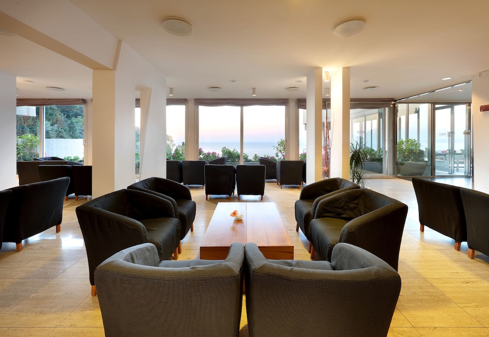 Eurostars Monte Tauro — Hotel building in Taormina, Sicily