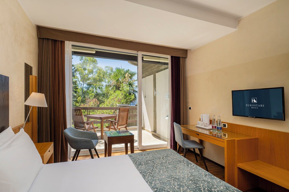 Eurostars Monte Tauro — Hotel rooms in Taormina, Sicily