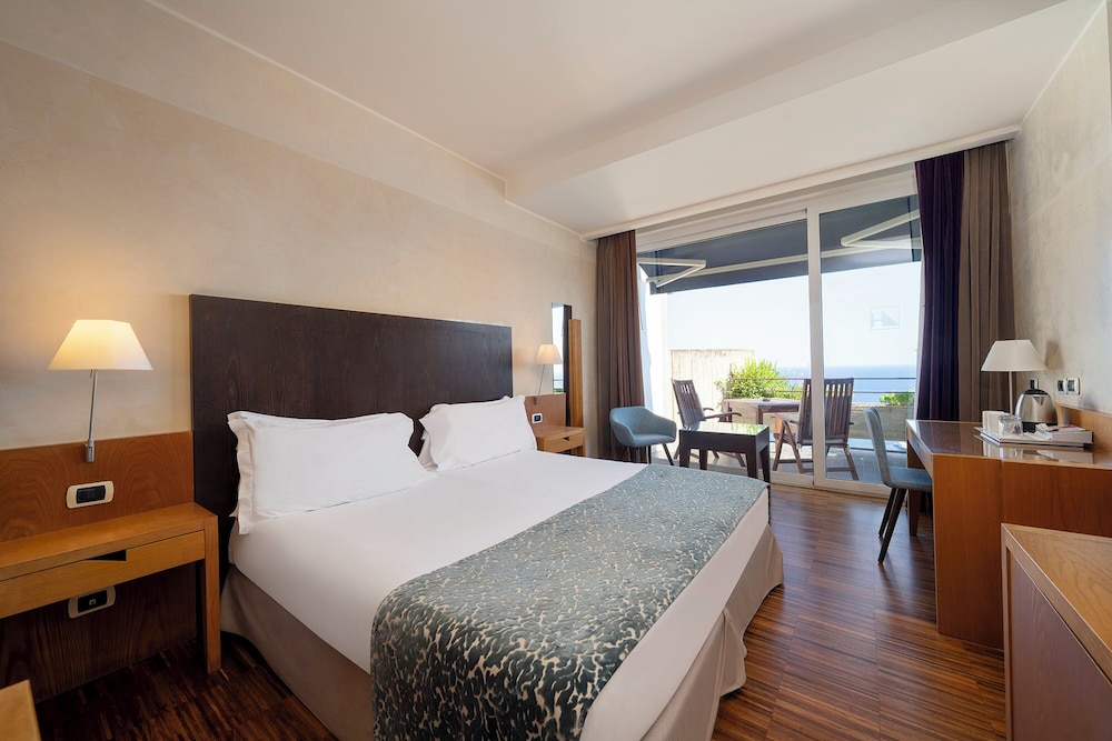 Eurostars Monte Tauro — Hotel rooms in Taormina, Sicily