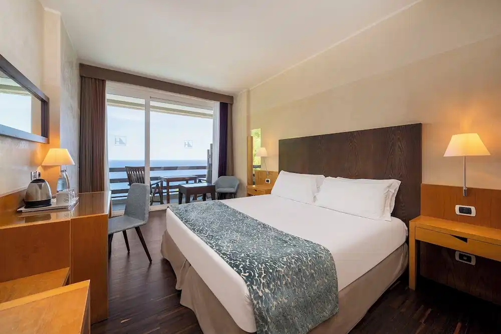 Eurostars Monte Tauro — Hotel rooms in Taormina, Sicily