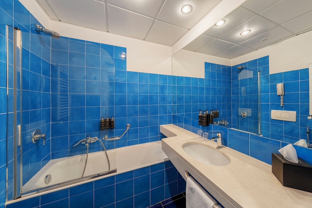 Eurostars Monte Tauro — Hotel rooms in Taormina, Sicily