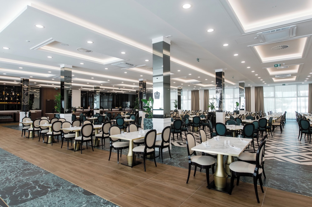 Hotel Olympia — Restaurant & bars in Vodice, Šibenik-Knin