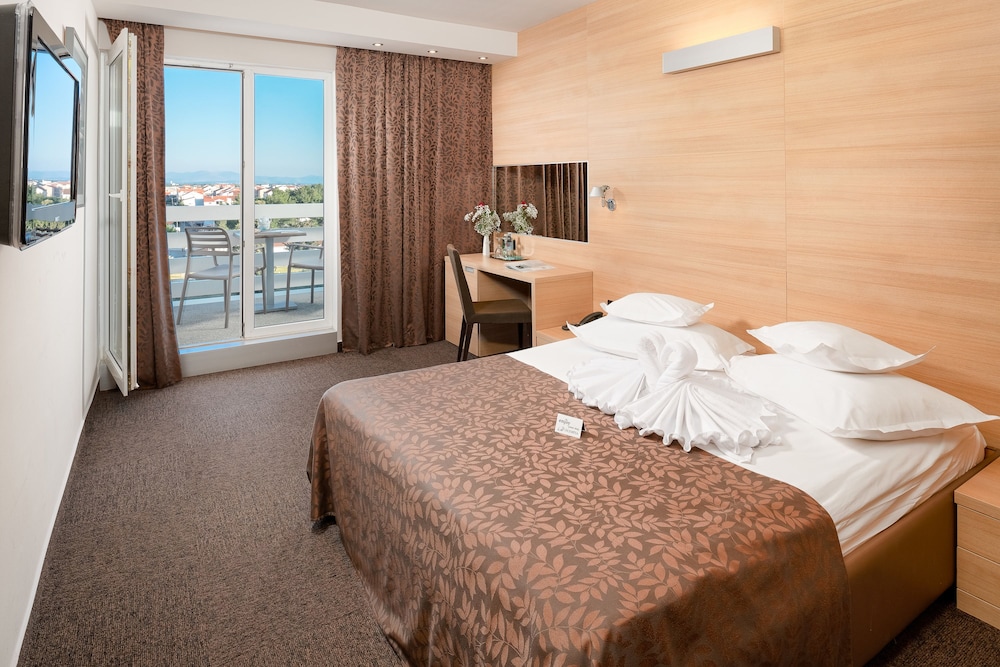 Hotel Olympia — Hotel rooms in Vodice, Šibenik-Knin