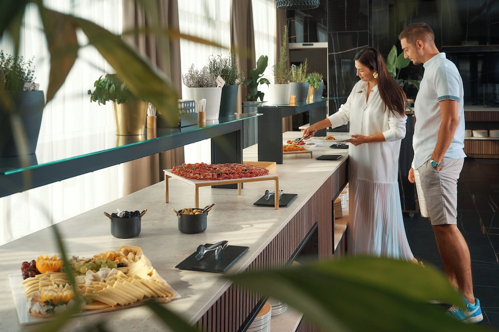 Hotel Olympia — Restaurant & bars in Vodice, Šibenik-Knin