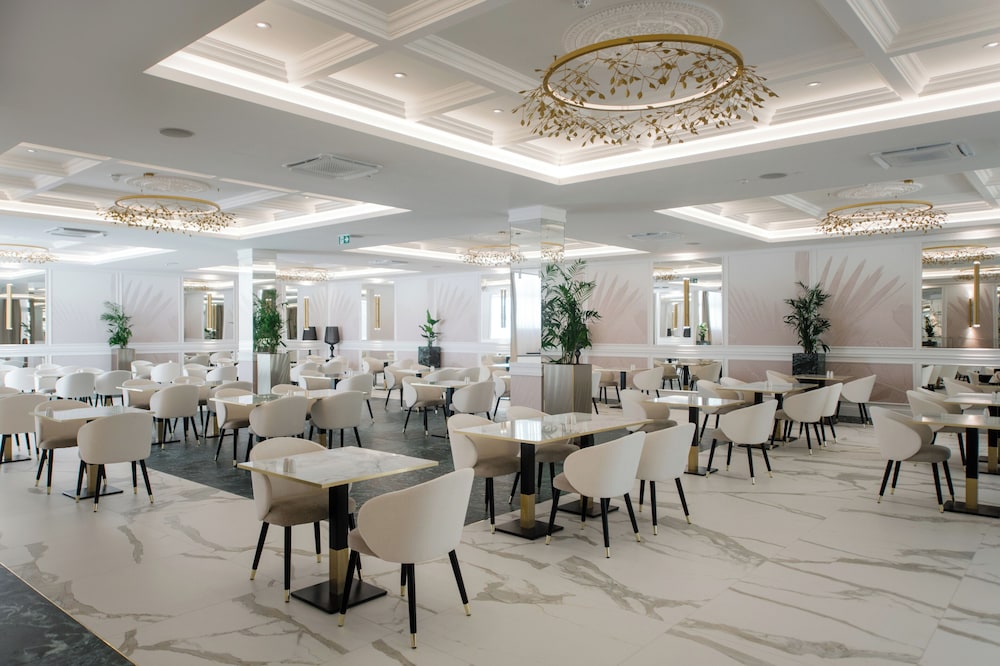 Hotel Olympia — Restaurant & bars in Vodice, Šibenik-Knin