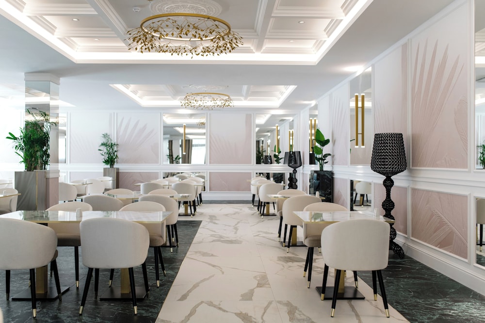 Hotel Olympia — Restaurant & bars in Vodice, Šibenik-Knin
