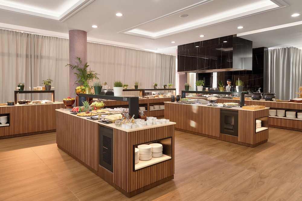 Hotel Olympia — Restaurant & bars in Vodice, Šibenik-Knin